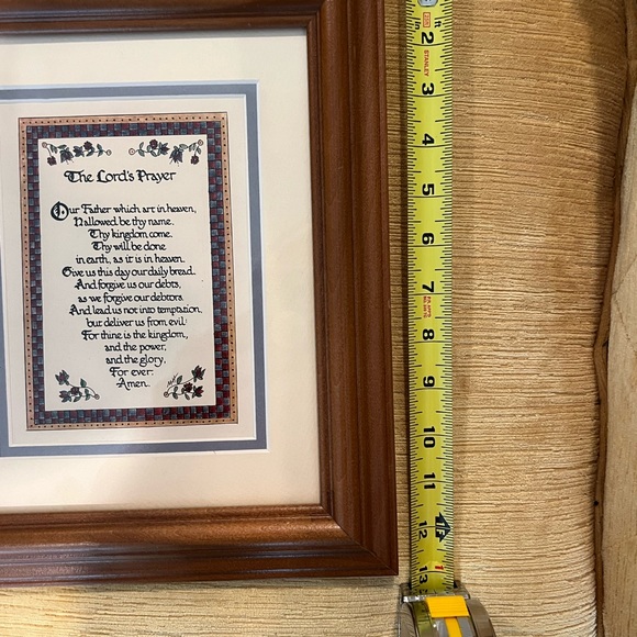 Framed Calligraphy “The Lord’s Prayer” art with oak(?) frame. Glass. - Picture 3 of 15